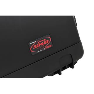 SKB iSeries 4217-18 waterdichte flightcase akoest. gitaar