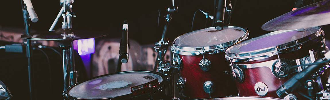 What should I pay attention to when buying a drum kit