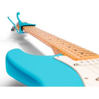 Kyser x Fender Quick-Change Electric Capo Daphne Blue capo voor elektrische gitaar