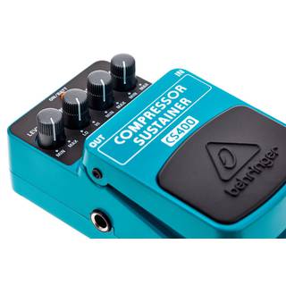 Behringer CS400 compressor/sustain voeteffect