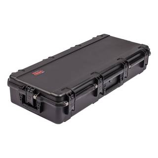SKB iSeries 4217-30 waterdichte flightcase klass. gitaar