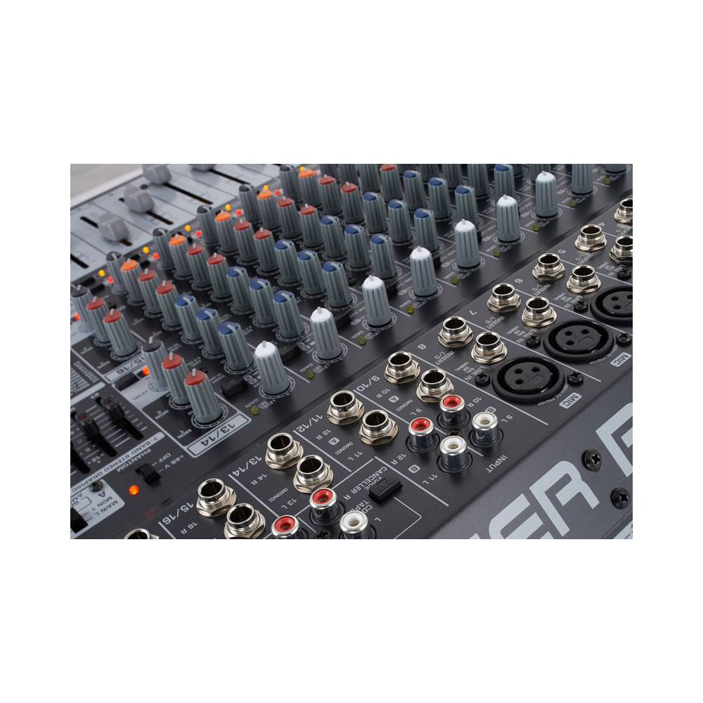Behringer Europower PMP4000 powered PA en studio mixer