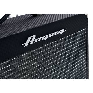 Ampeg Rocket Bass RB-108 1x8 inch 30W basgitaarversterker combo