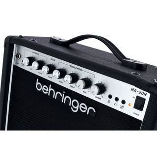 Behringer HA-20R gitaarversterker combo met reverb (1x8 inch, 20 watt)