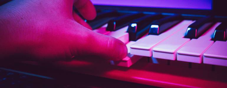 Want to buy a midi keyboard? The 5 best MIDI Keyboards under [150 EURO]