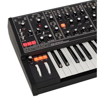 Moog Matriarch Dark Edition analoge synthesizer