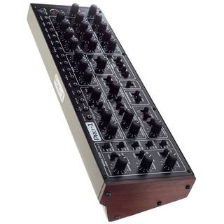 Behringer Pro-1 analoge synthesizer