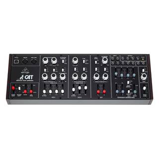 Behringer CAT analoge synthesizer