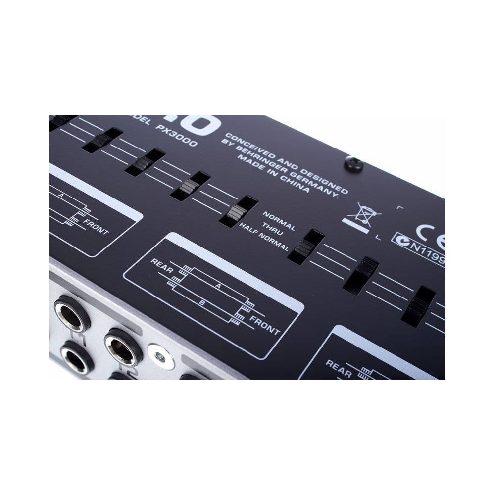 Behringer PX 3000 Patchrack
