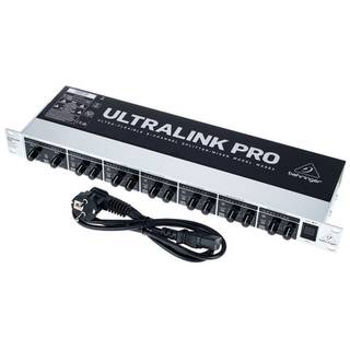 Behringer MX882 V2 Ultralink 8-kanaals zone mixer en splitter