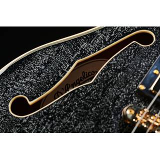 D'Angelico Excel Mini DC Black Dog semi-akoestische gitaar met koffer