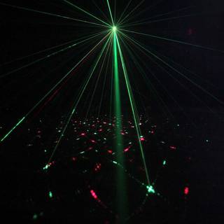 Cameo Storm Laser en stroboscoop LED lichteffect