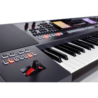 Roland E-A7 arranger keyboard 61 toetsen