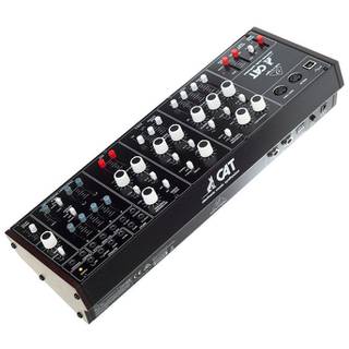 Behringer CAT analoge synthesizer