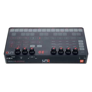 IK Multimedia UNO Synth analoge synthesizer