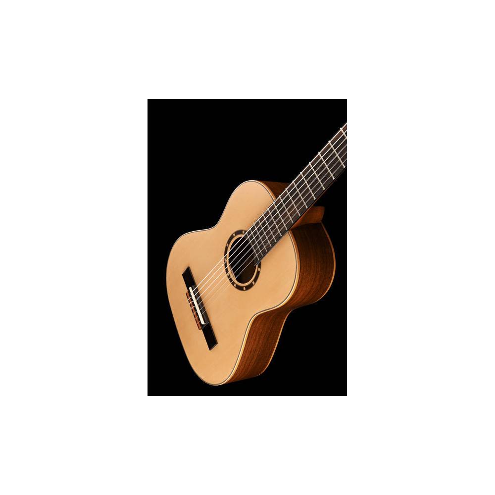 Ortega Family Series R121-1/2 klassieke gitaar met gigbag