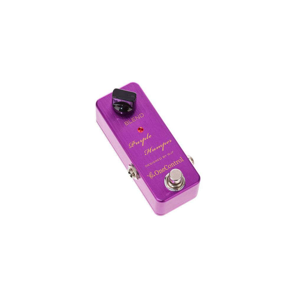 One Control Purple Humper mid-booster pedaal