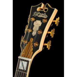 D'Angelico Deluxe Bedford SH Matte Walnut Limited Edition semi-akoestische gitaar met koffer