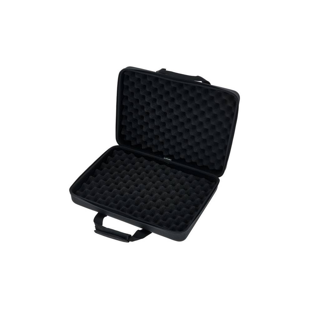 UDG Creator Controller Hardcase Medium zwart