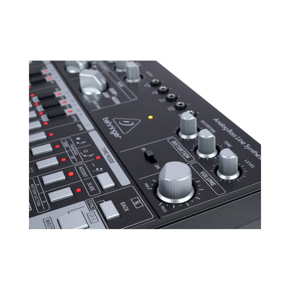 Behringer TD-3-BK Analog Bass Line Synthesizer