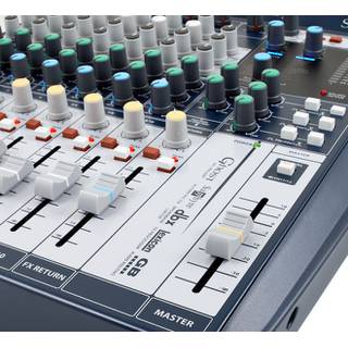 Soundcraft Signature 10 PA mixer met gratis AKG K52