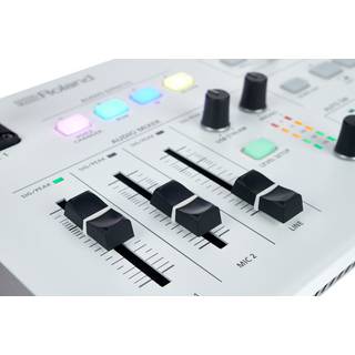 Roland VR-1HD AV streaming mixer
