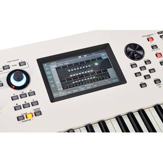 Yamaha Montage 7 White synthesizer wit