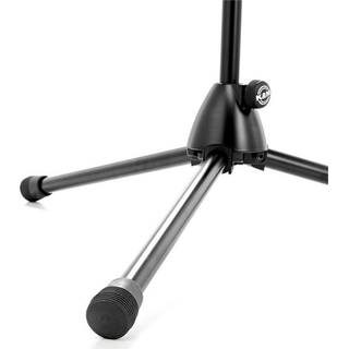 Konig & Meyer 11812 zwarte muziekstandaard met zwart houten blad