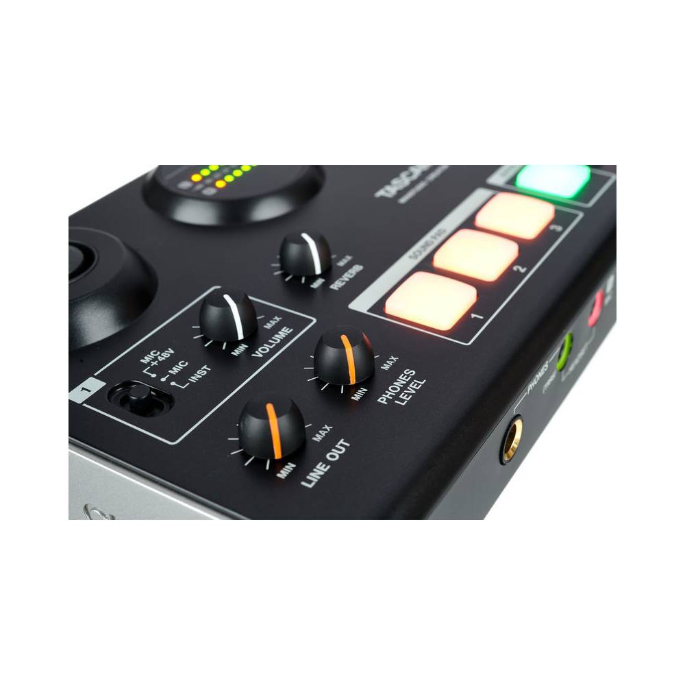 Tascam MiNiSTUDIO Creator US-42B broadcast audio interface