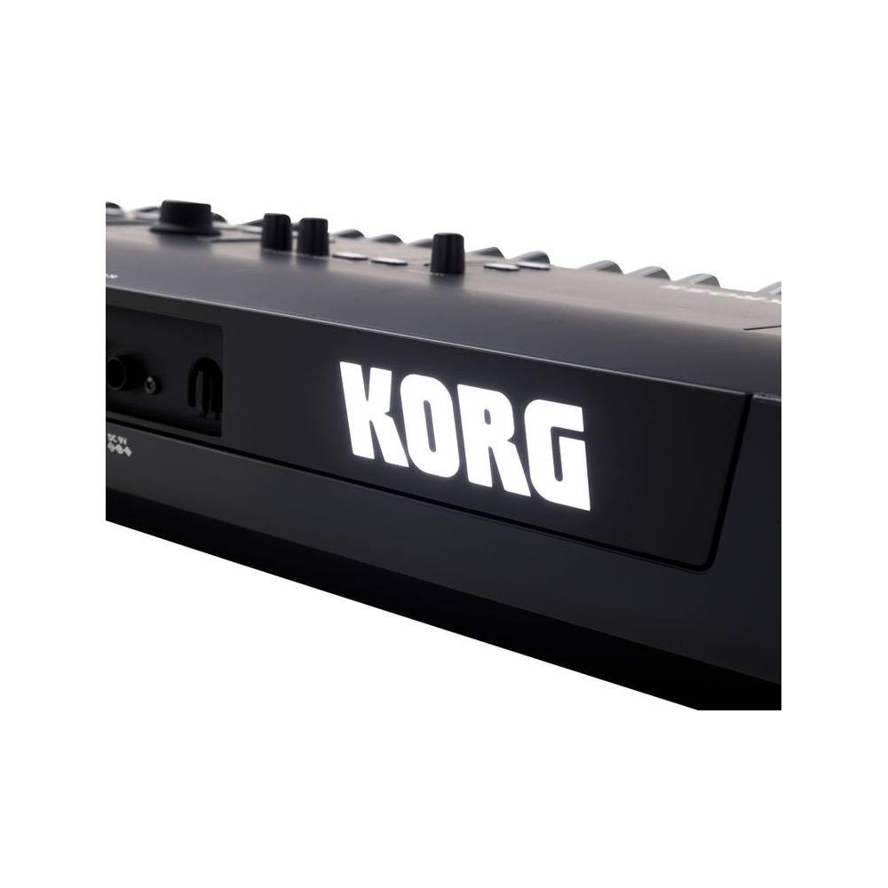 Korg KROSS 2 88 Matte Black synthesizer workstation
