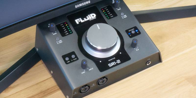 Review: Fluid Audio SRI-2 audio interface en monitor controller