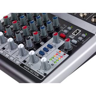 Behringer Xenyx QX602MP3 mixer