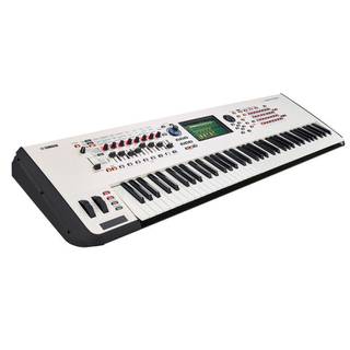 Yamaha Montage 7 White synthesizer wit