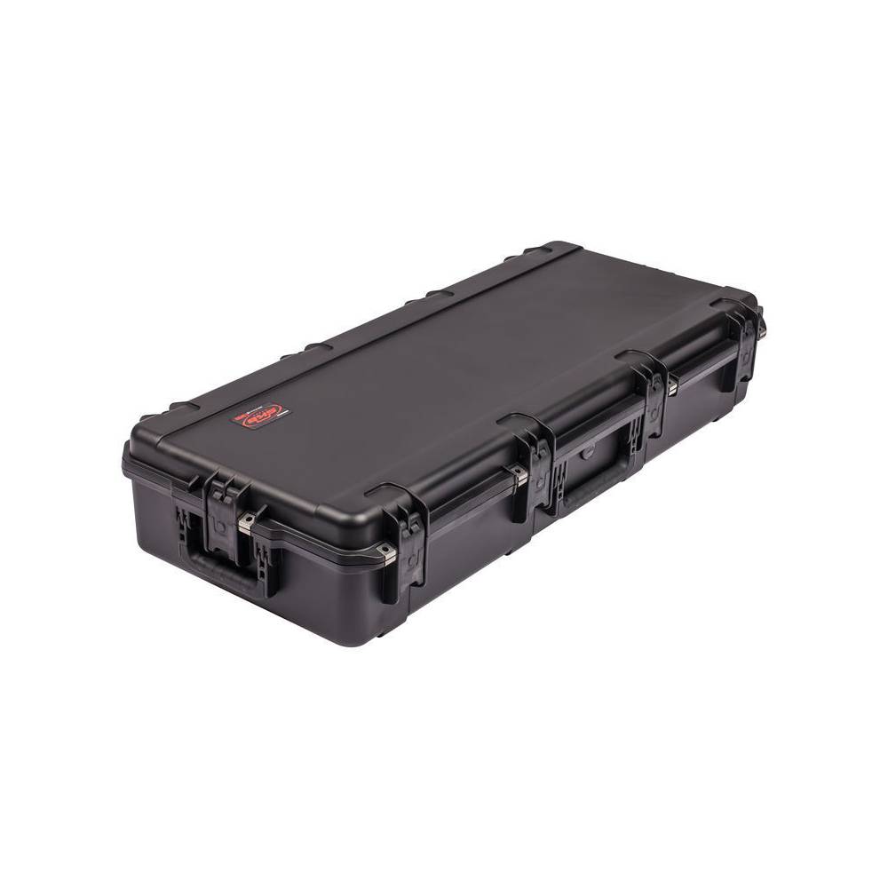 SKB iSeries 4217-30 waterdichte flightcase klass. gitaar