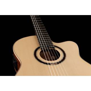Ortega Feel Series RCE138SN klassieke gitaar met gigbag