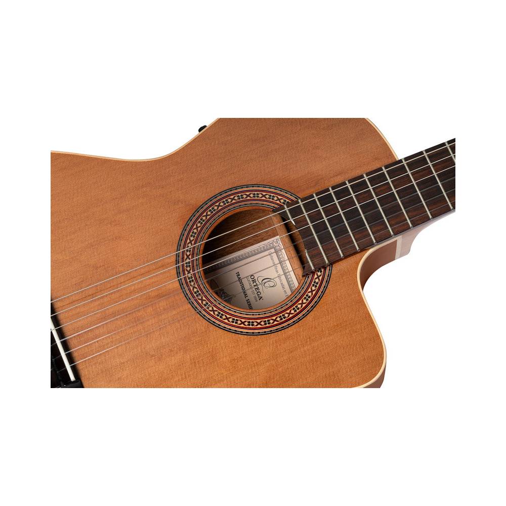 Ortega RCE180GT Traditional Series Guitar elektrisch-akoestische klassieke gitaar met gigbag