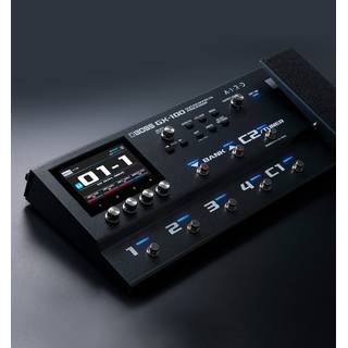 Boss GX-100 guitar effects processor multi-effect pedaal met touch screen