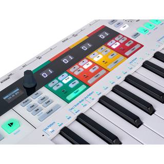 Arturia KeyStep Pro MIDI keyboard en sequencer