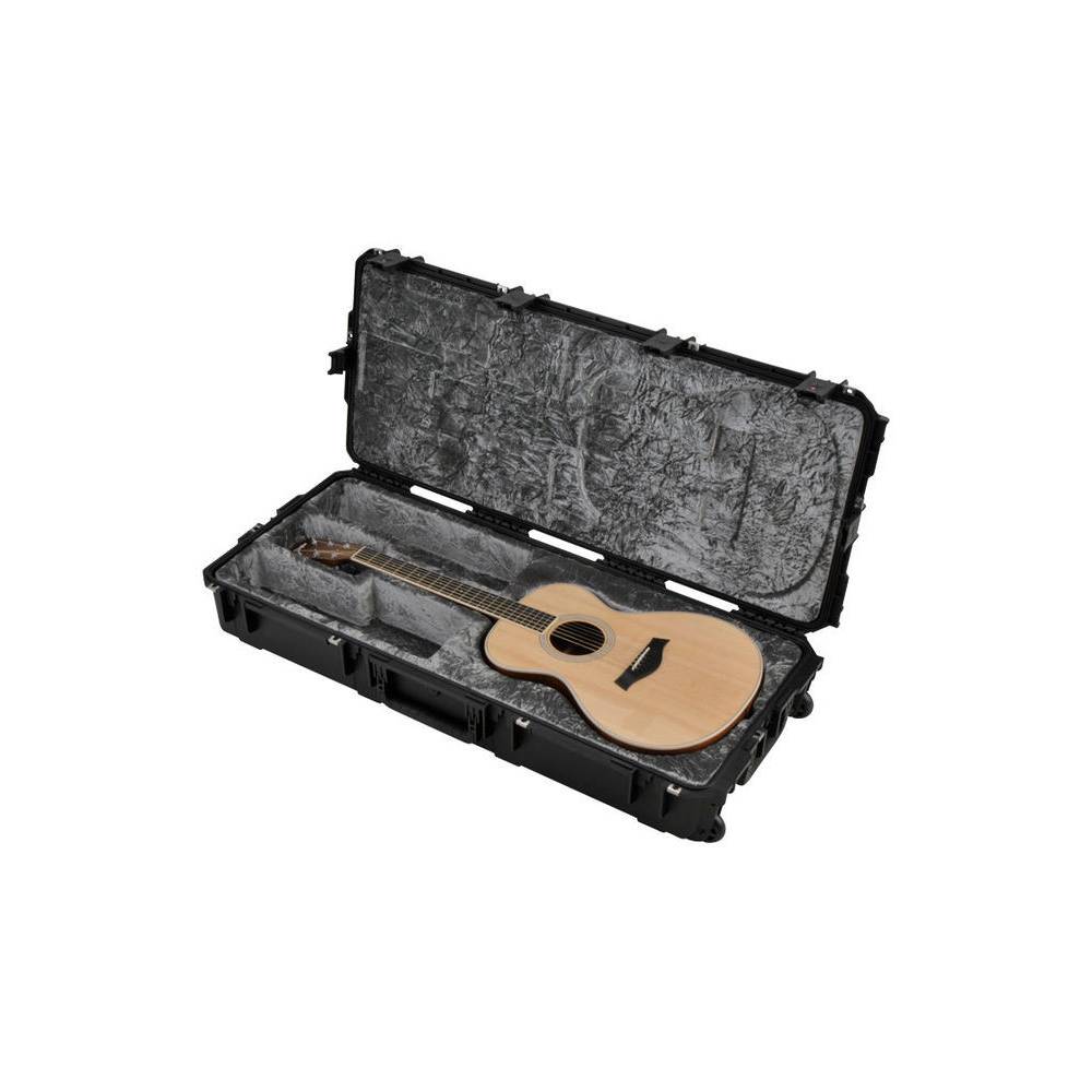 SKB iSeries 4217-30 waterdichte flightcase klass. gitaar