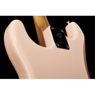 Fender Player Stratocaster HSS Shell Pink Roasted Maple Neck Limited Edition elektrische gitaar met gigbag