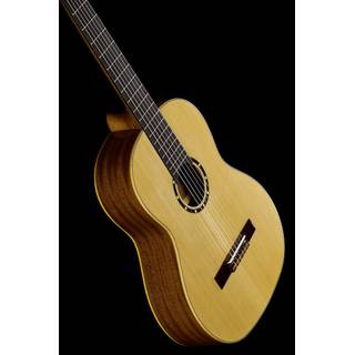 Ortega R121G Family Series Full-Size Guitar Natural klassieke gitaar met gigbag