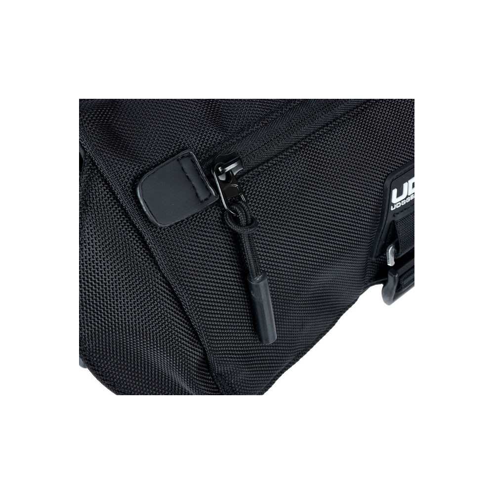 UDG Ultimate U9990BL Waist Bag zwart