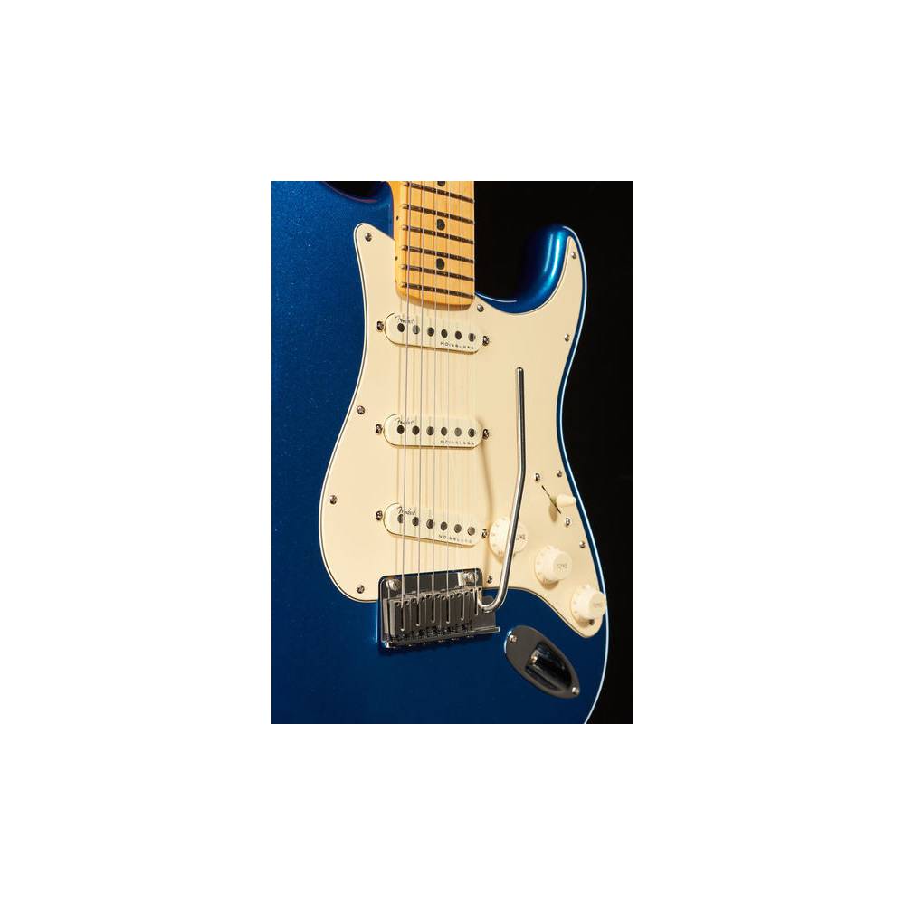 Fender American Ultra Stratocaster Cobra Blue MN met koffer
