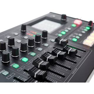 Roland VR-4HD audio/video-mixer