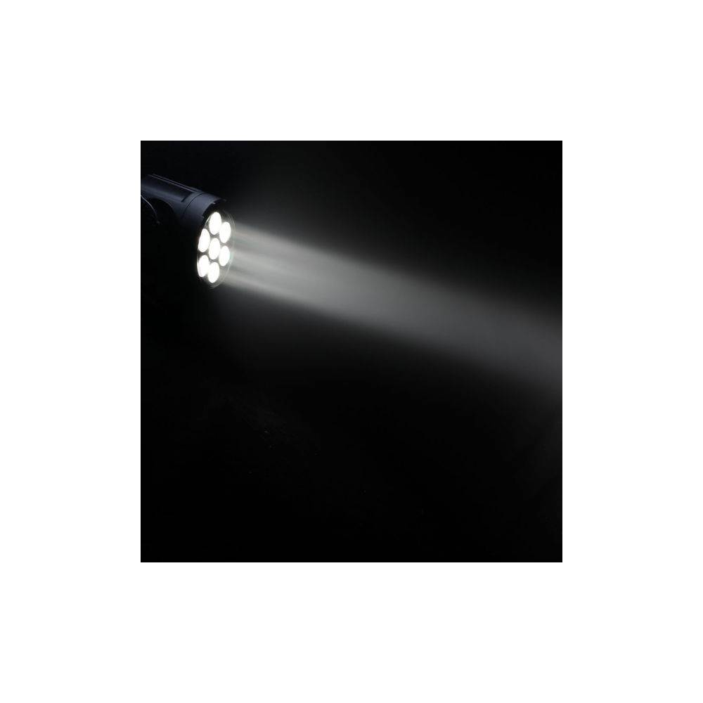 Cameo Flat Pro 7 Spot 7 x 15W RGBW platte LED-par indoor