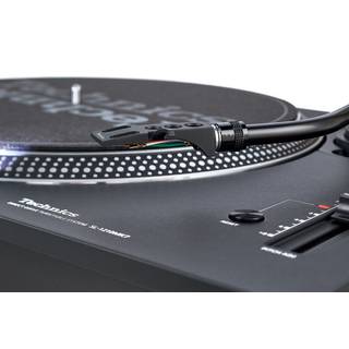 Technics SL-1210 MK7 direct drive draaitafel