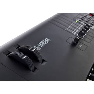 Yamaha MX88 Music Synthesizer