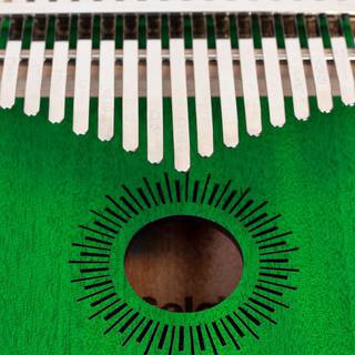 Sela SE 248 Kalimba Mahogany 17 Green met beschermhoes