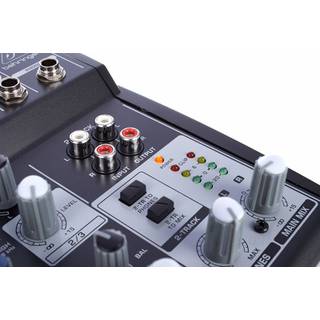 Behringer XENYX 502 PA en studio mixer