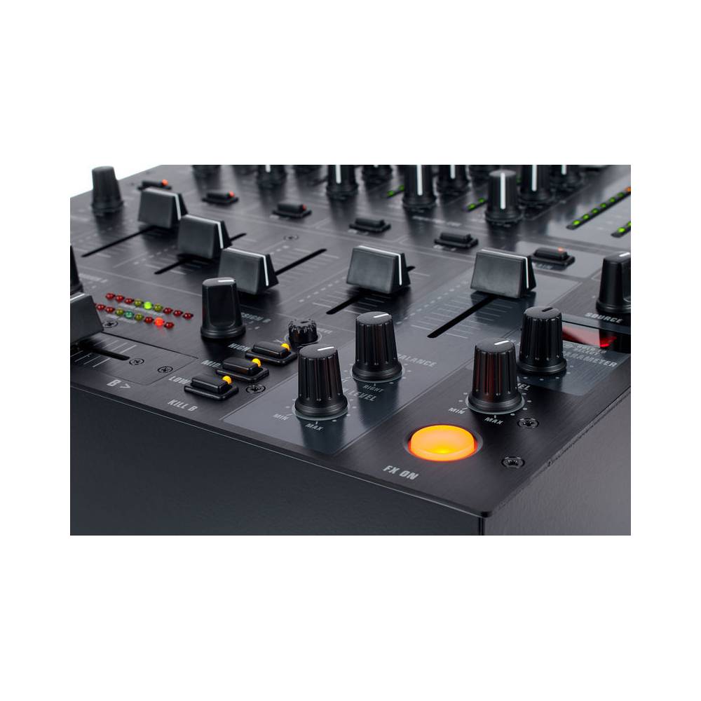 Behringer DJX 750 pro 12 inch DJ mixer